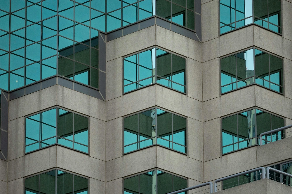 Wpływ metody czyszczenia fasady na efekt czas pracy i bezpieczeństwo